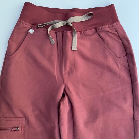 FIGS Zamora Scrub Pants High Waisted Jogger Dark Cherry Size XXS NEW - Picture 3 of 8
